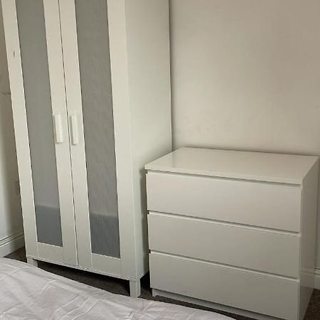 Hostel 305 High Town Road Luton  Zewnętrze zdjęcie